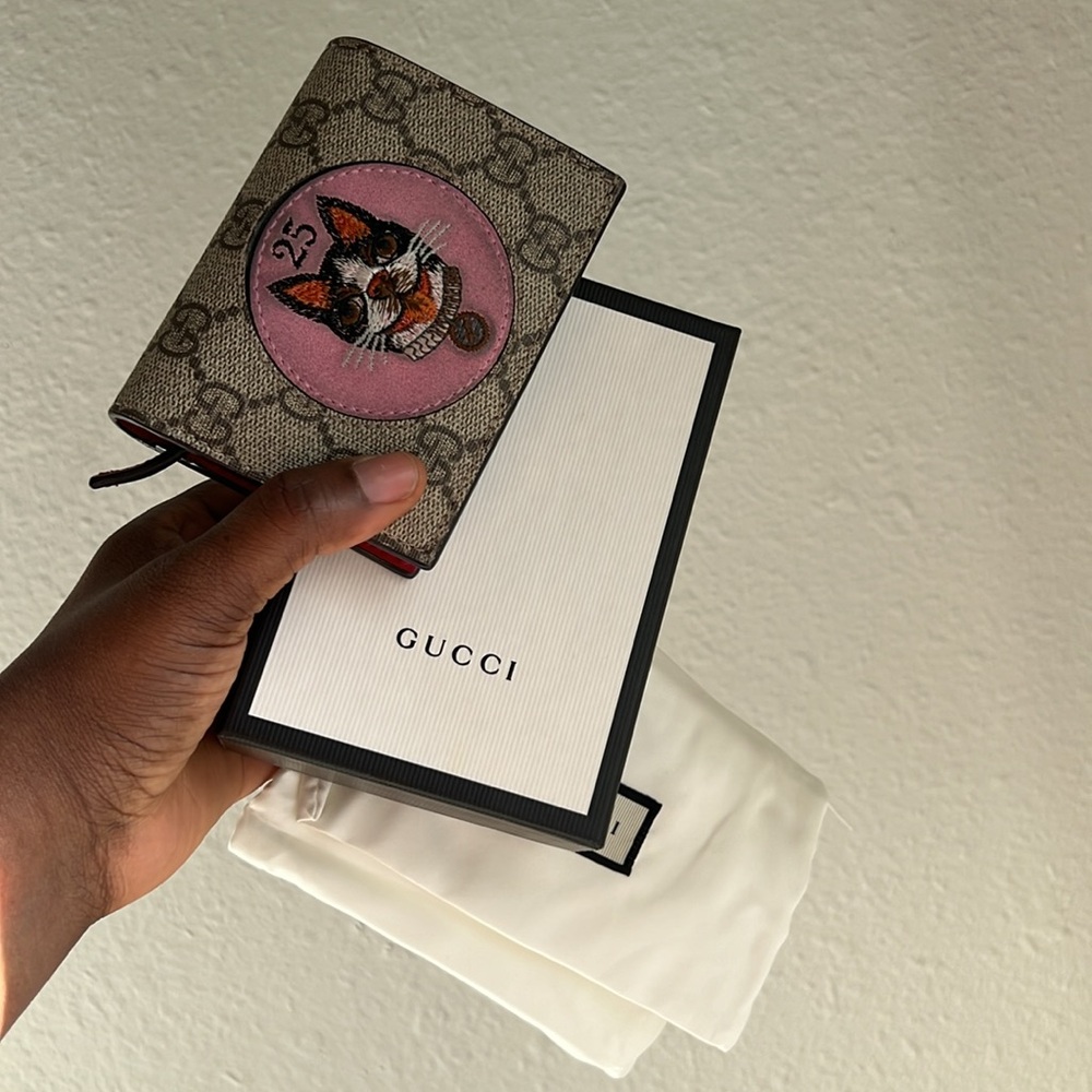 Gucci GG Supreme Wallet with Pink Cat Patch